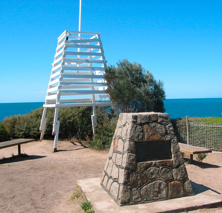 Monument and Trig Station where on the 9th March 1802, Act Lt John Murray Took Possession of Port King - on the Millionaires walk Sorrento